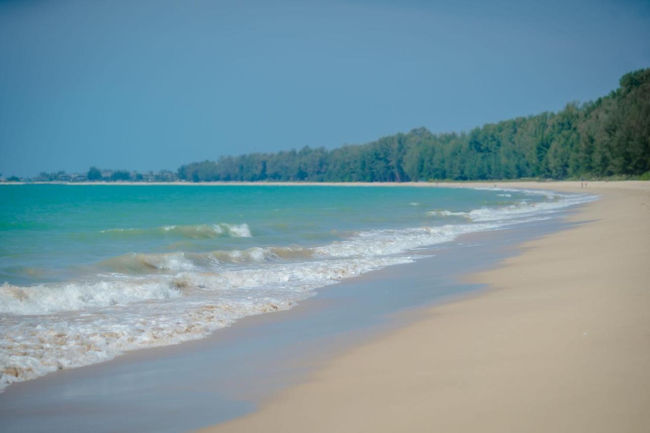Outrigger Khao Lak Beach Resort - Sha Extra Plus Eksteriør bilde Beach at Khao Sam Roi Yot National Park