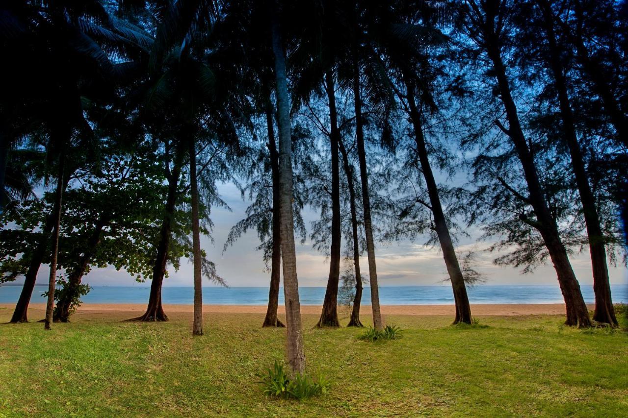 Outrigger Khao Lak Beach Resort - Sha Extra Plus Eksteriør bilde Beach at the resort