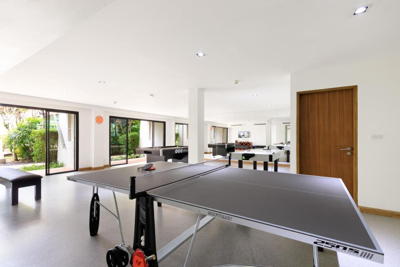 Outrigger Khao Lak Beach Resort - Sha Extra Plus Eksteriør bilde A table tennis table